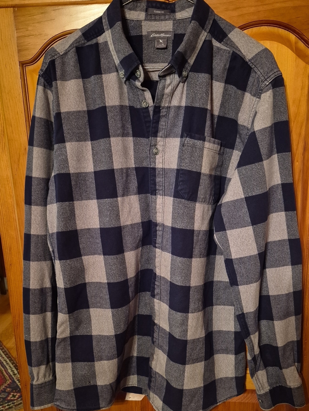 Eddie Bauer Men Flannel Shirt XL Black Beige Plaid